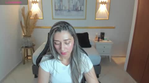 karlyy_ online show from 12-18-25, 07:09