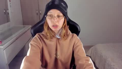 Karo online show from 12-14-25, 03:23