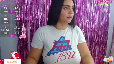 Snapshot of karol_09 chatting on 01-05-25, 01:35 karol 09 online show from 01-05-25, 01:35