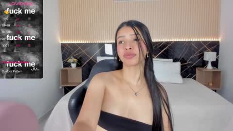 karol_cortes online show from 04-11-26, 01:37