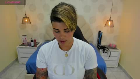 Snapshot of karolandluna chatting on 02-12-25, 11:09 Karol and Luna online show from 02-12-25, 11:09