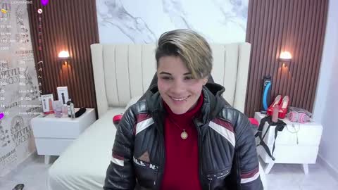 Snapshot of karolandluna chatting on 02-20-25, 02:51 Karol and Luna online show from 02-20-25, 02:51