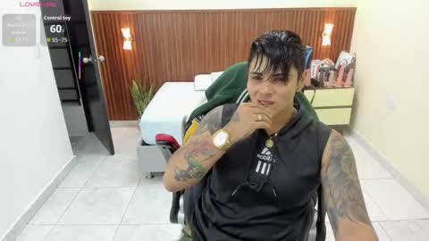 Snapshot of karolandluna chatting on 09-11-25, 02:33 Karol and Luna online show from 09-11-25, 02:33