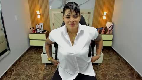 Snapshot of karolandluna chatting on 10-11-25, 08:29 Karol and Luna online show from 10-11-25, 08:29
