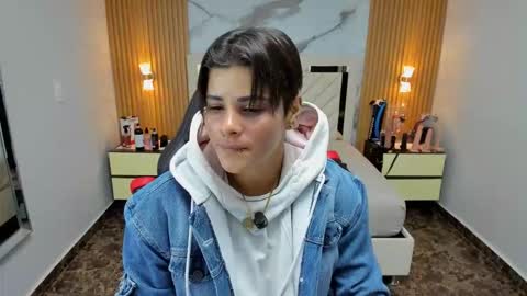 Karol and Luna online show from 11-28-25, 07:38