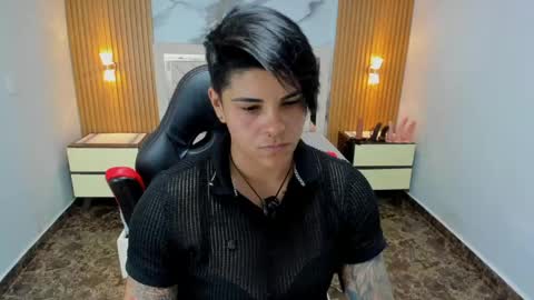Snapshot of karolandluna chatting on 04-27-26, 07:12 Karol and Luna online show from 04-27-26, 07:12