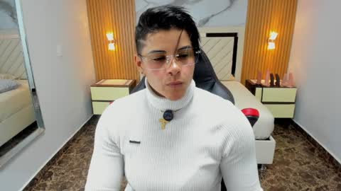Snapshot of karolandluna chatting on 05-12-26, 07:55 Karol and Luna online show from 05-12-26, 07:55