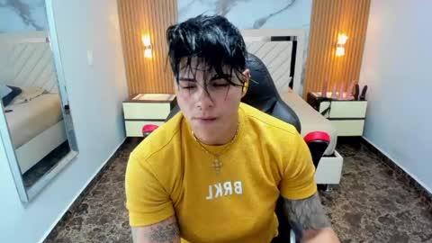 Snapshot of karolandluna chatting on 05-16-26, 07:23 Karol and Luna online show from 05-16-26, 07:23