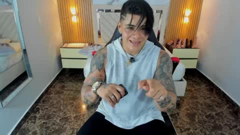 Snapshot of karolandluna chatting on 05-26-26, 07:43 Karol and Luna online show from 05-26-26, 07:43