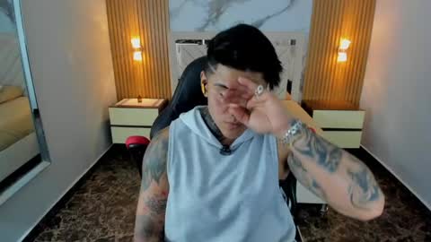 Snapshot of karolandluna chatting on 05-28-26, 07:11 Karol and Luna online show from 05-28-26, 07:11