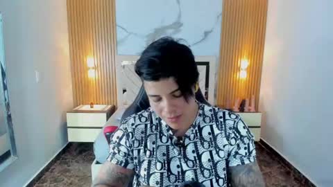 Snapshot of karolandluna chatting on 05-29-26, 12:25 Karol and Luna online show from 05-29-26, 12:25