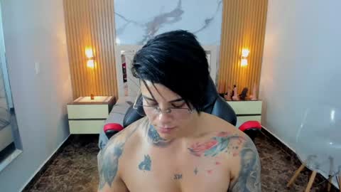 Snapshot of karolandluna chatting on 05-30-26, 12:41 Karol and Luna online show from 05-30-26, 12:41