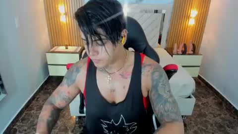 Snapshot of karolandluna chatting on 06-14-26, 02:24 Karol and Luna online show from 06-14-26, 02:24