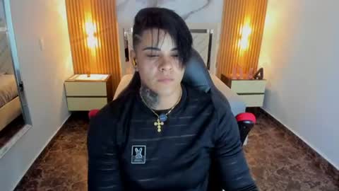 Snapshot of karolandluna chatting on 06-18-26, 07:18 Karol and Luna online show from 06-18-26, 07:18
