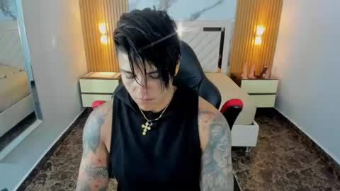 Snapshot of karolandluna chatting on 06-25-26, 07:29 Karol and Luna online show from 06-25-26, 07:29