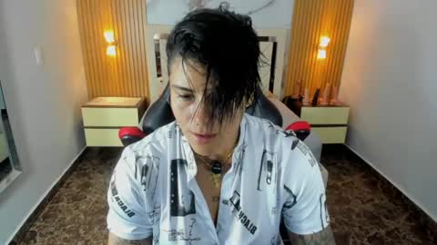 Snapshot of karolandluna chatting on 07-16-26, 07:20 Karol and Luna online show from 07-16-26, 07:20