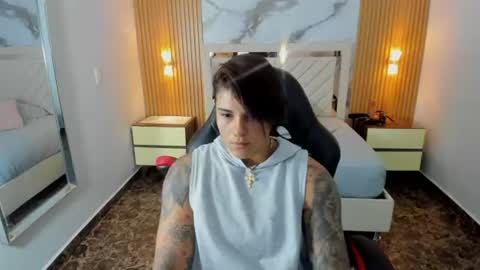 Snapshot of karolandluna chatting on 07-22-26, 07:05 Karol and Luna online show from 07-22-26, 07:05