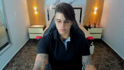 Snapshot of karolandluna chatting on 07-25-26, 12:36 Karol and Luna online show from 07-25-26, 12:36