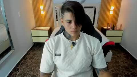Snapshot of karolandluna chatting on 07-28-26, 07:26 Karol and Luna online show from 07-28-26, 07:26