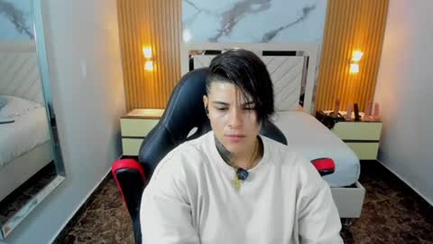 Snapshot of karolandluna chatting on 07-29-26, 07:01 Karol and Luna online show from 07-29-26, 07:01