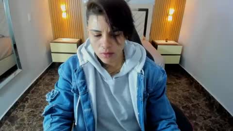 Snapshot of karolandluna chatting on 08-01-26, 12:26 Karol and Luna online show from 08-01-26, 12:26