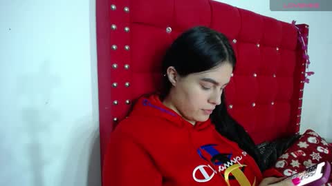 Snapshot of karolay_su chatting on 01-08-25, 04:02 ARIANNA online show from 01-08-25, 04:02