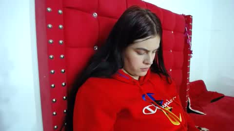 Snapshot of karolay_su chatting on 02-07-25, 03:12 ARIANNA online show from 02-07-25, 03:12
