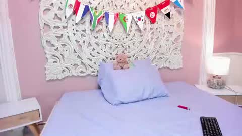 KarolayRose online show from 07-14-26, 12:00