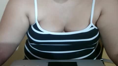 karolbb21 online show from 02-12-26, 01:28