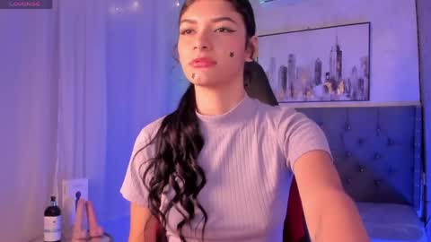 Snapshot of karolina_vince chatting on 04-15-26, 07:58 Karo online show from 04-15-26, 07:58