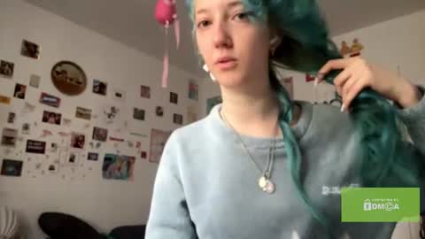 Karoline here online show from 07-24-26, 08:45