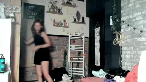 karoline121 online show from 06-06-26, 01:32
