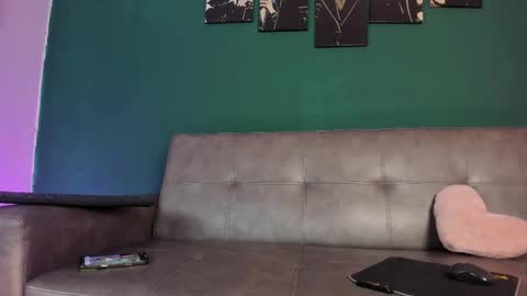 KarolSweet online show from 11-13-25, 04:39