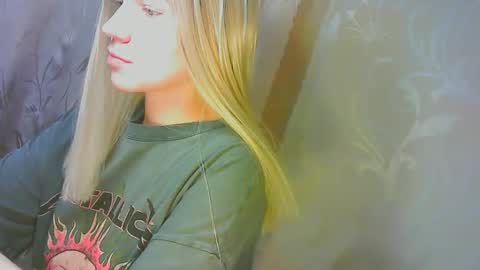 Caroline Fox online show from 09-11-25, 10:15