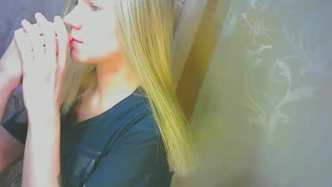 Caroline Fox online show from 09-17-25, 10:50