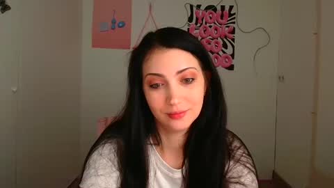 Snapshot of karyna_joy chatting on 05-17-26, 05:38 Karyna online show from 05-17-26, 05:38