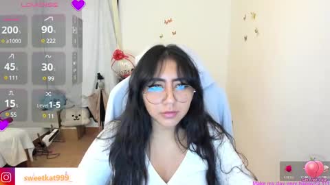 Snapshot of kat_ly_chan chatting on 03-09-25, 03:38 Kat       online show from 03-09-25, 03:38