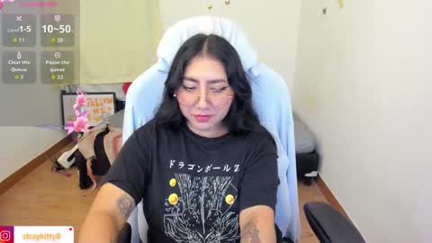 Snapshot of kat_ly_chan chatting on 10-12-25, 03:49 Kat       online show from 10-12-25, 03:49