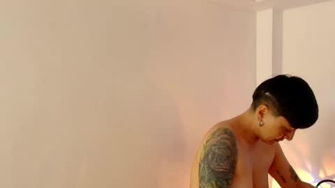 kat paradisse online show from 12-18-25, 12:11