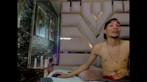 Kata And Layan online show from 01-12-26, 05:12