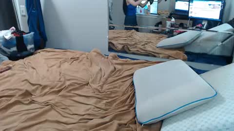 Kat and Crown online show from 04-03-26, 09:57