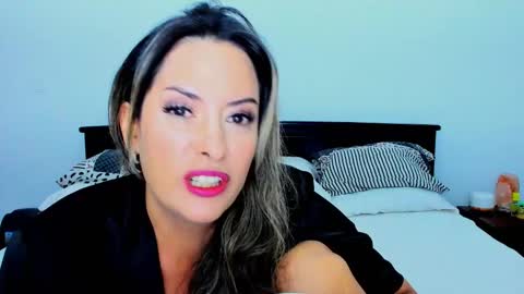 Snapshot of katarina_synnn chatting on 12-28-24, 03:04 kata online show from 12-28-24, 03:04