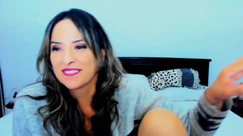 Snapshot of katarina_synnn chatting on 02-13-25, 02:20 kata online show from 02-13-25, 02:20