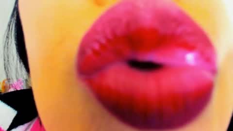 Snapshot of katarina_synnn chatting on 10-06-25, 01:19 kata online show from 10-06-25, 01:19