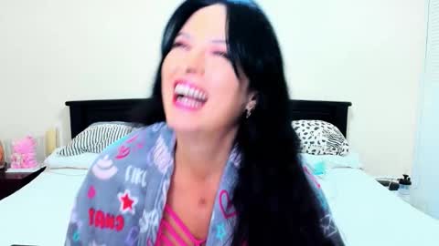 Snapshot of katarina_synnn chatting on 10-26-25, 01:39 kata online show from 10-26-25, 01:39