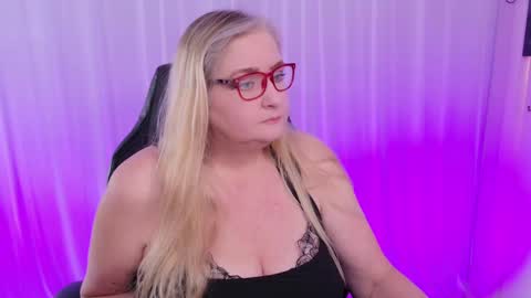 Kat D Sinclair online show from 02-04-25, 05:34