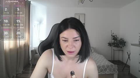 Snapshot of kate124680 chatting on 02-05-25, 10:08 kate124680 online show from 02-05-25, 10:08