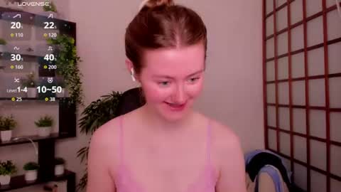 Snapshot of kate_cuddle chatting on 06-16-26, 02:25 Kate online show from 06-16-26, 02:25