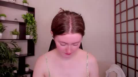 Snapshot of kate_cuddle chatting on 06-30-26, 02:45 Kate online show from 06-30-26, 02:45