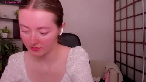 Snapshot of kate_cuddle chatting on 07-02-26, 02:44 Kate online show from 07-02-26, 02:44
